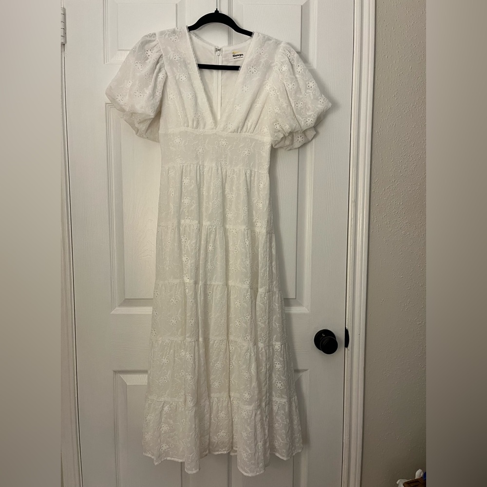 Elegant White Lace Dress